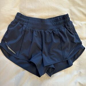 Lululemon Hotty Hot Short II 2.5”